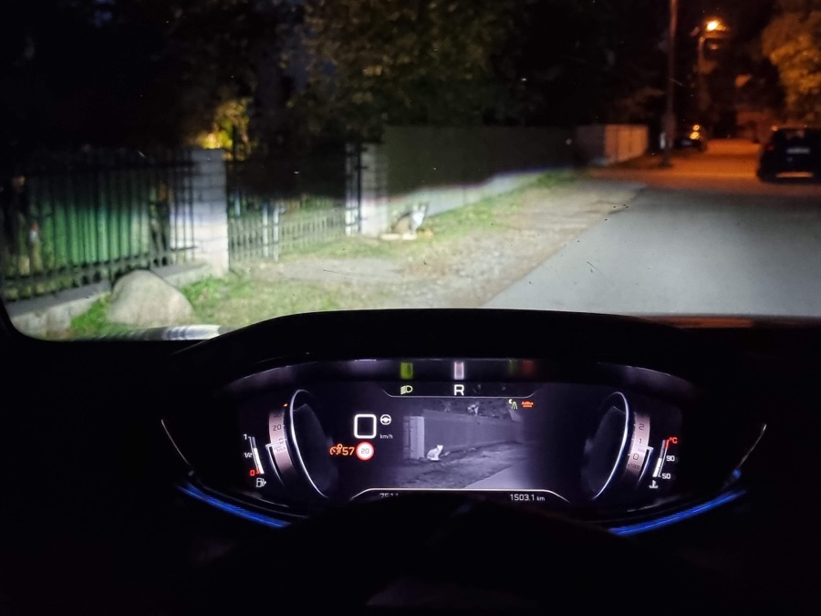 Peugeot 5008 öövaatluskaamera