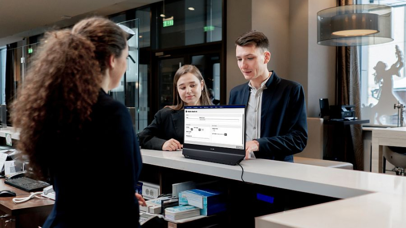 Philipsi kahepoolne monitor. Foto: Philips