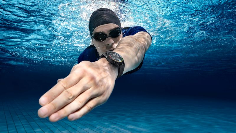 Huawei Watch GT 3 nutikell on veekindel ja sobib ujumiseks.