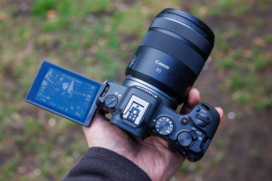 Canon EOS R8 ülavaade