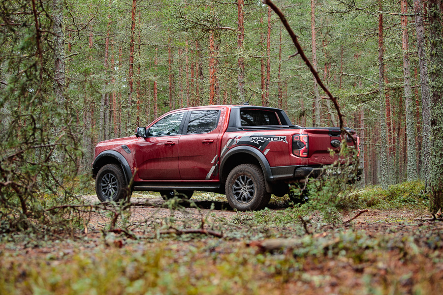 Ranger raptor küljepealt
