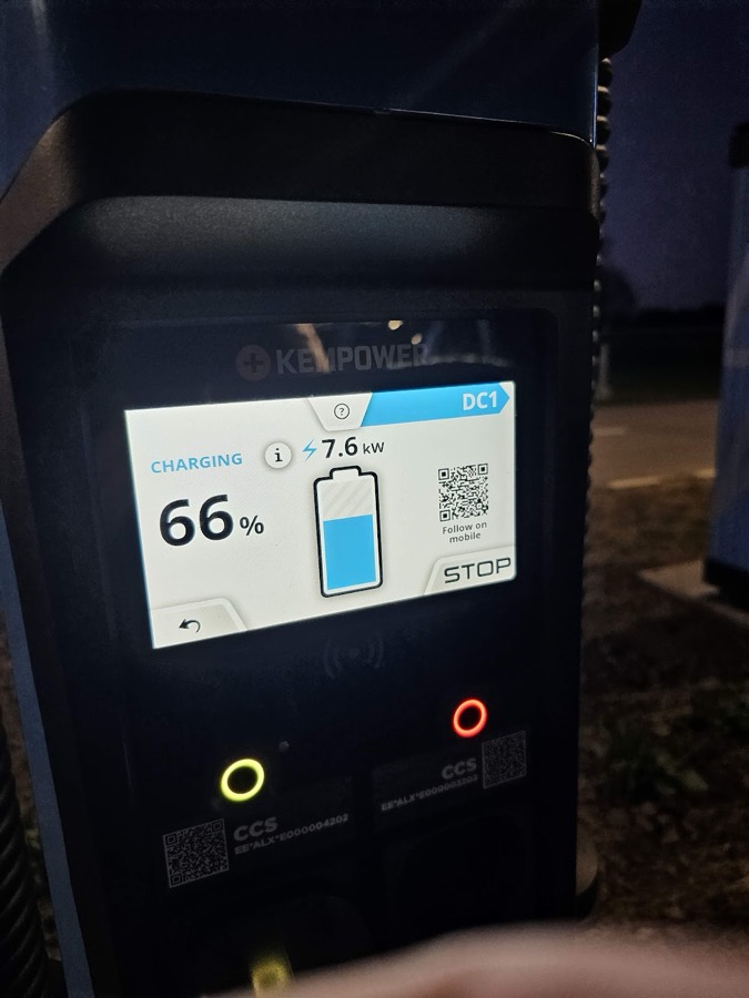 avalik elektriauto laadija