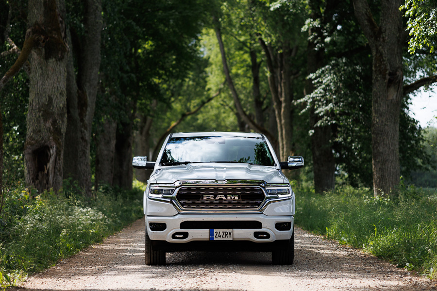 RAM 1500 Limited eest vaade
