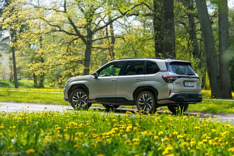 Subaru Forester 2024 külgvaade