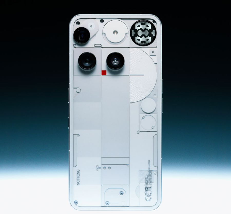 Nothing Phone (3) valge mudel.