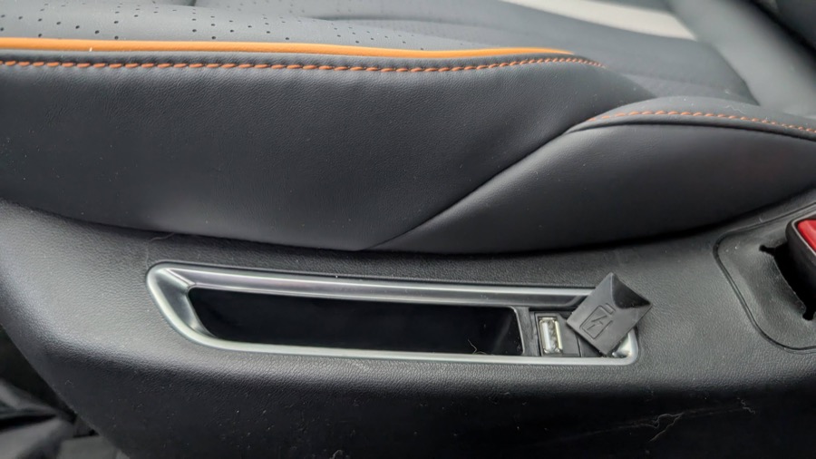 Dongfeng Forthing U Tour M4 ainult USB-A