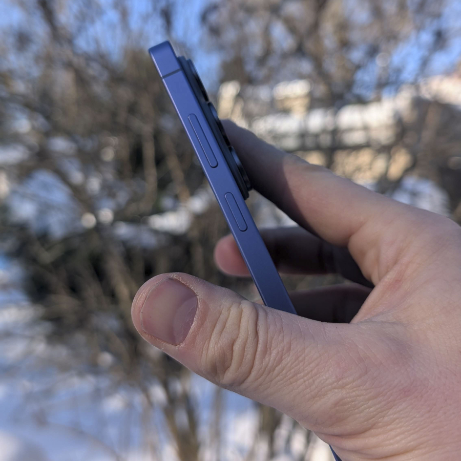 Samsung S26 Küljelt