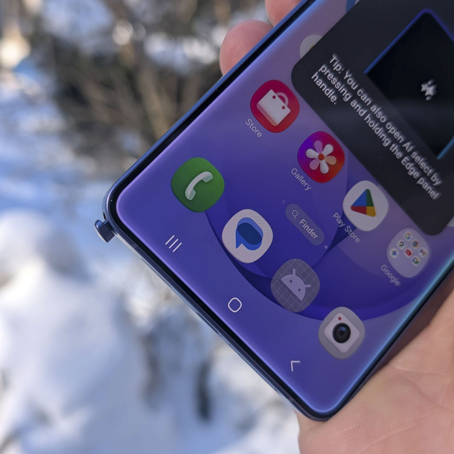 Pliiats kättesaadav küljelt