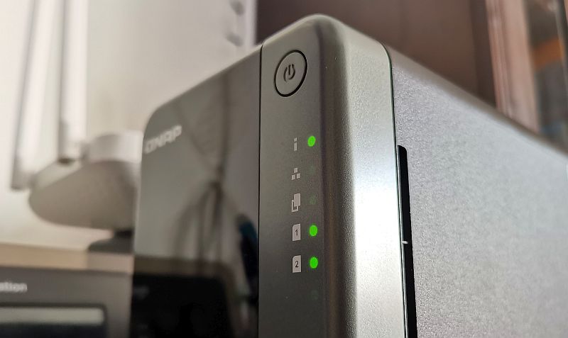 QNAP server