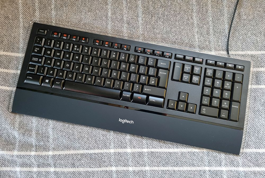 Logitech K740 Illuminated