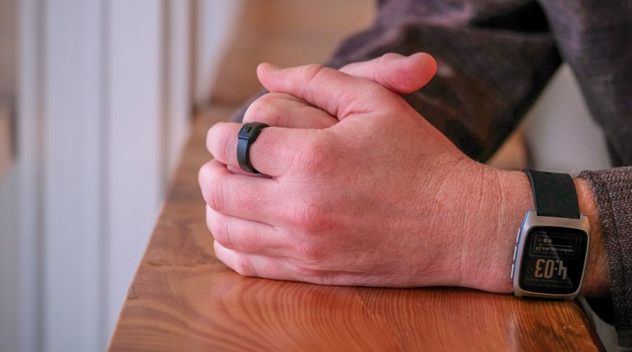 Pebble Index 01 sõrmus