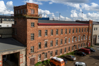 Vana Dvigateli tehase direktoritehoone, mis renoveeritakse moodsa IT-maja hooneks. Foto: Marek Metslaid