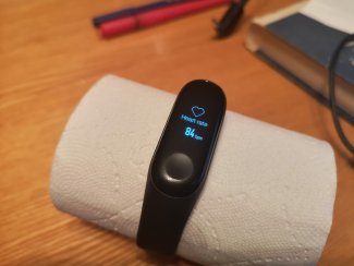 Xiaomi Mi Band 3 mõõdab tualettpaberi pulssi.