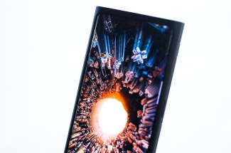 OPPO ekraanitagune esikaamera.