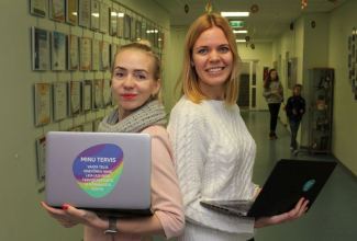 Liina Jutt ja Moonika Org, Edumuse IT-õpetajad Tallinna Humanitaargümnaasiumis. Foto: Edumus