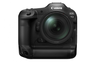 EOS R3.