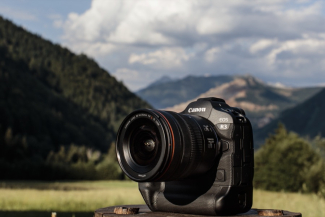 Canon EOS R3 Canon EOS R3