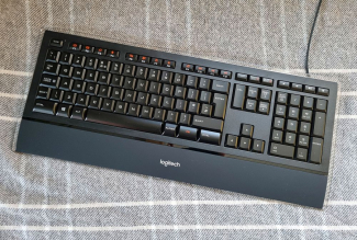 Logitech K740 Illuminated Logitech K740 Illuminated