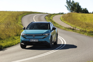 Nissan LEAF 2025