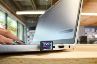 SanDisk Plug-and-Stay.