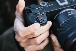 Canon EOS R6 V 
