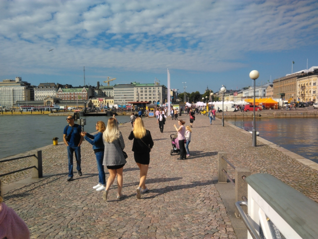 ...ja Helsingi tavalise 13 MP Cat-i kaameraga.