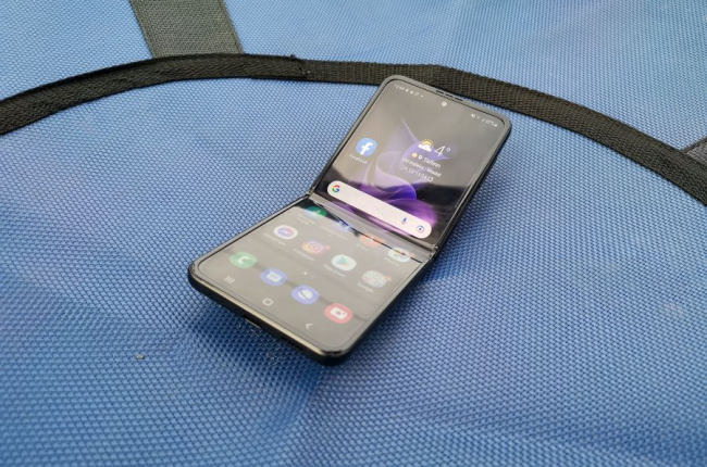 Samsung Galaxy Z Flip3.