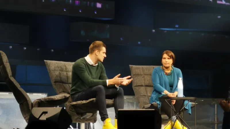 Markus Villig ja Maija Palmer. Taxify asutajat küsitleb Financial Timesi ajakirjanik.