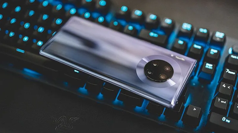 Huawei Mate 30 Pro, 5G telefon. Foto:(CC) THAM YUAN YUAN / Pixabay 