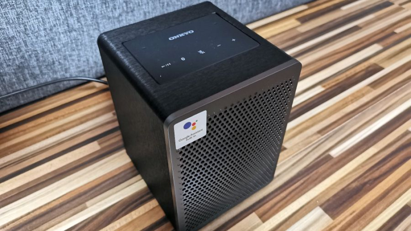 ONKYO VC-GX30 kõlar Google Assistantiga.