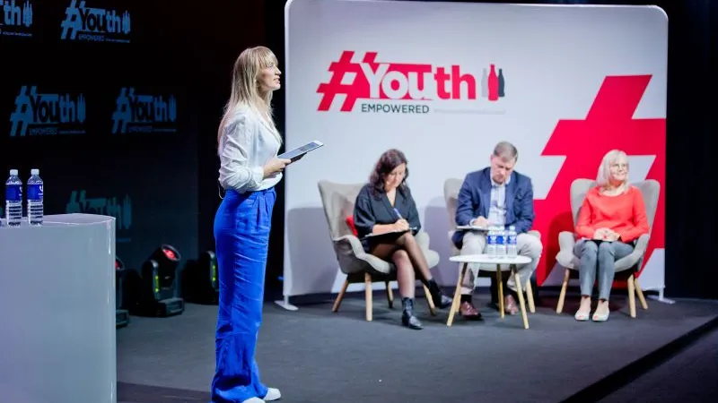 Sandra Raju ja žurii.