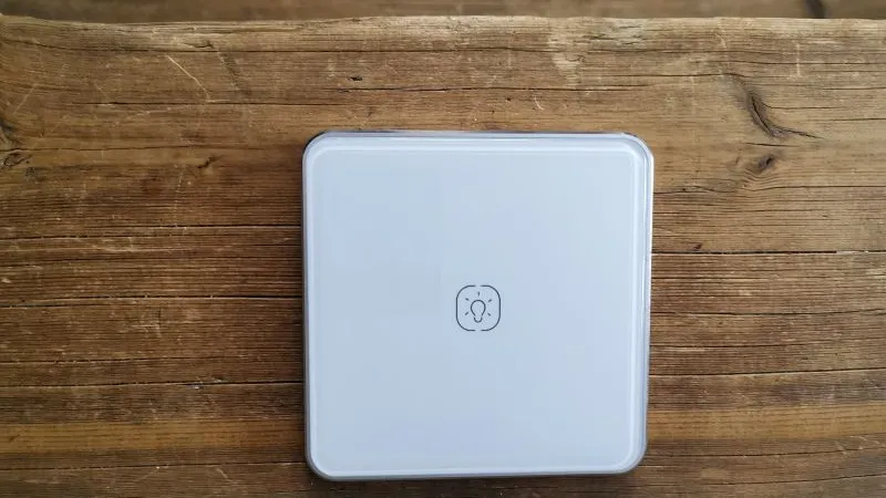 Smart9 Zigbee Tuya tark juhtmevaba lüliti.