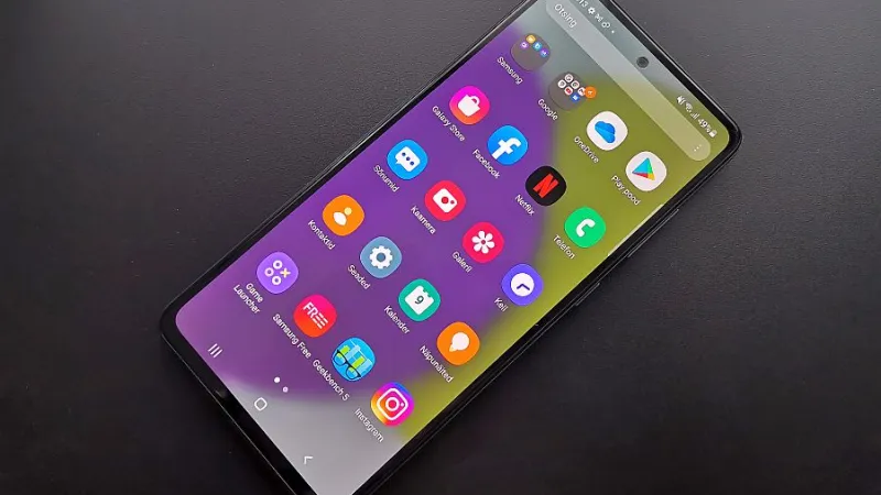 Samsung Galaxy A52.