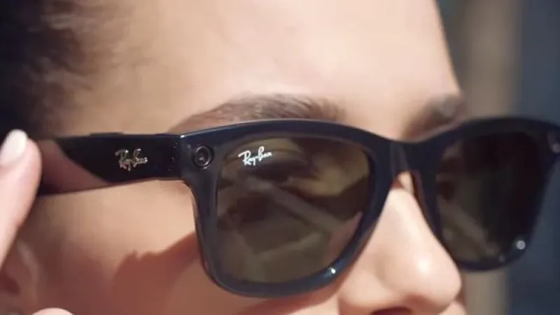 Ray-Ban Stories.