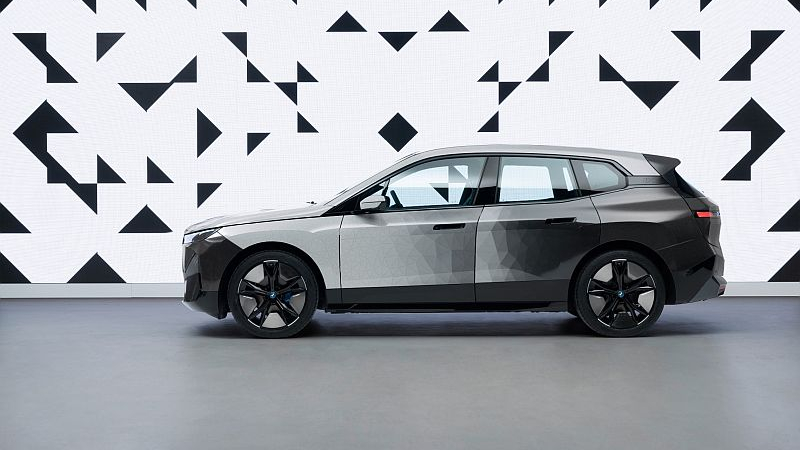 BMW iX Flow.