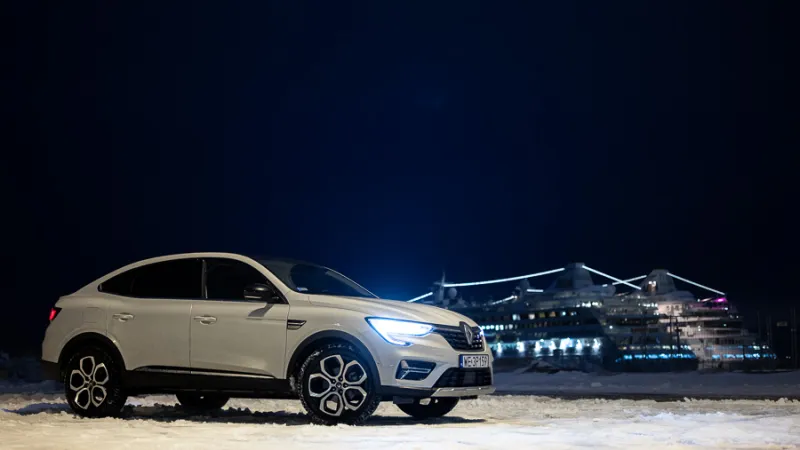 Renault Arkana sadamas.