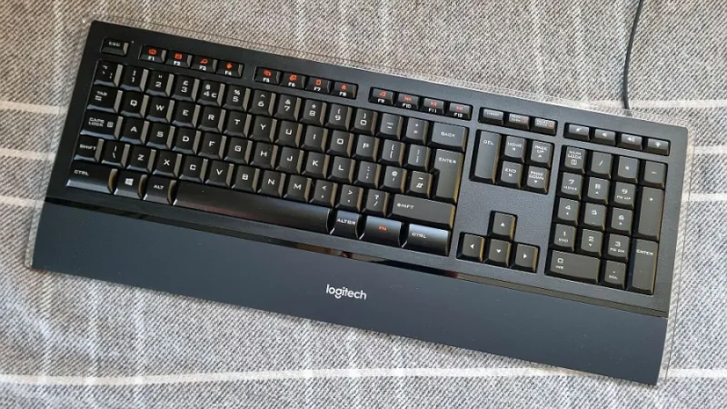Logitech K740 Illuminated