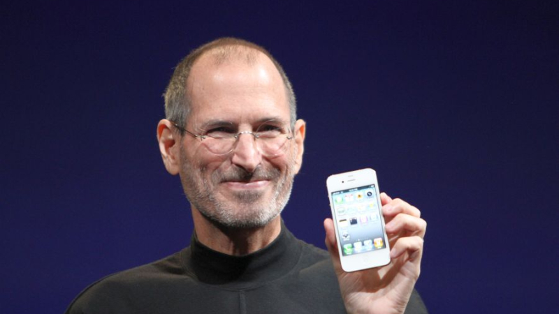 Apple´i juht Steve Jobs Apple iPhone 4 tutvustamas aastal 2010.