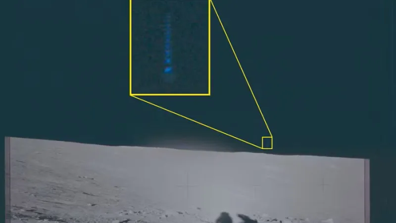 Apollo 12 kuumissioonil tehtud fotol on taevas näha midagi seletamatut. Foto: NASA